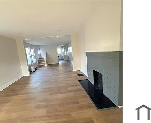 1076 E 15th Ave — Photo 1