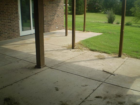 4th image of 953 2400th Ave