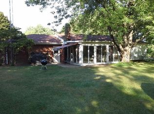 10190 Carmer Rd, Fenton, MI 48430