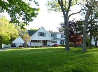 10 Links Rd, Smithtown, NY 11787