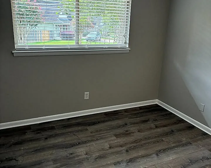 Crestline Court — Photo 3