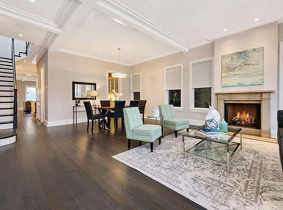 2nd image of 4417 N Paulina St #1