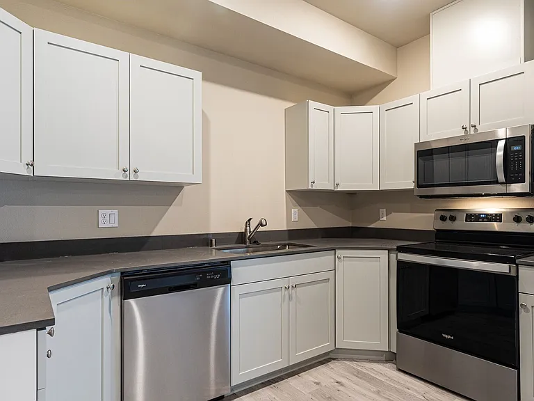 Lake Grove Apartments! — Photo 5