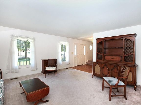 5th image of 1368 Knottingham Dr