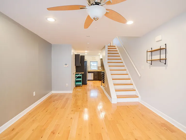 2033 Manton St — Photo 19
