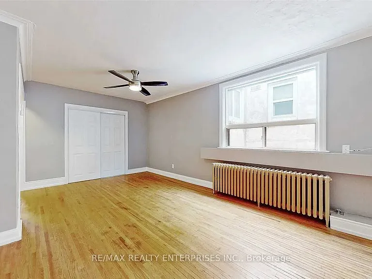 255 Lakeshore Rd E #A — Photo 9