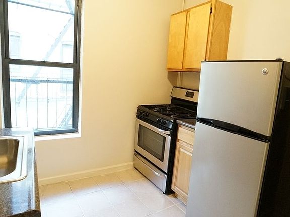 5th image of 128 Sherman Ave APT 16