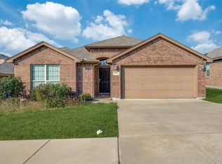 9236 Diane Dr, White Settlement, TX 76108