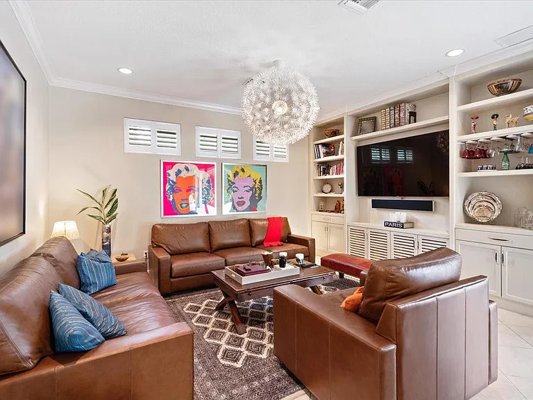 8152 Butler Greenwood Dr — Photo 10