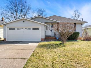 15800 Dunbury Dr, Maple Heights, OH