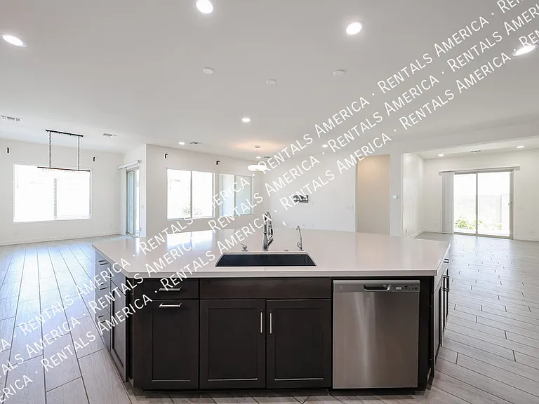 1530 E San Carlos Way — Photo 18