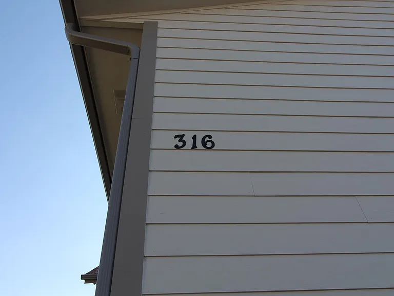 316 Falcon Ct — Photo 3
