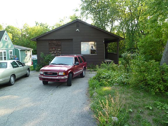 2nd image of 1516 Meadowbrook Dr
