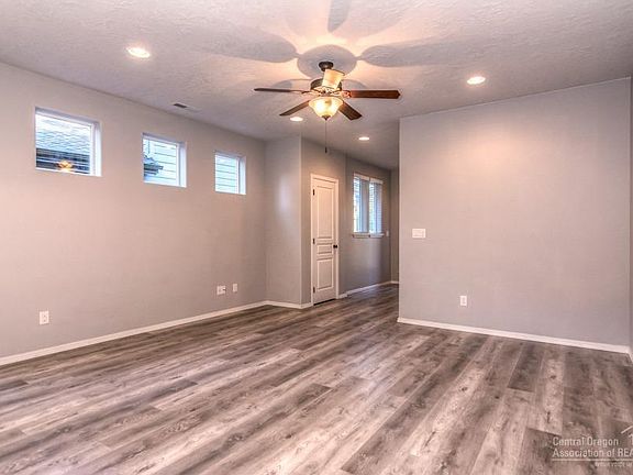 2nd image of 61170 Snowbrush Dr