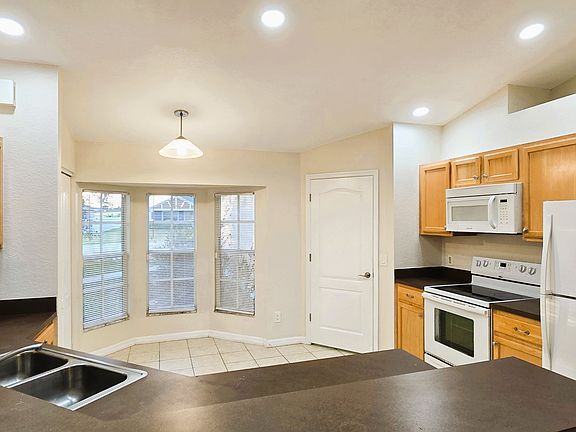 4th image of 500 Central Ridge Ln