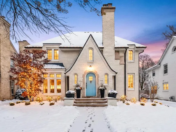 6054 North Bay Ridge AVENUE, Whitefish Bay, WI 53217