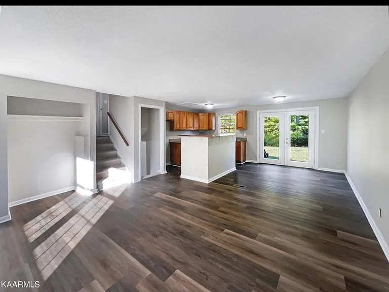 4309 Twin Pines Dr — Photo 3