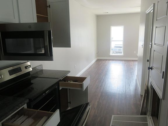 5th image of 304 Lacey Eden Ln