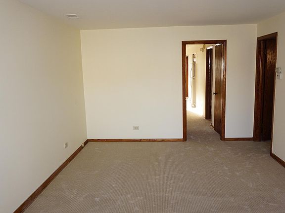 3rd image of 5614 N Maplewood Ave #2
