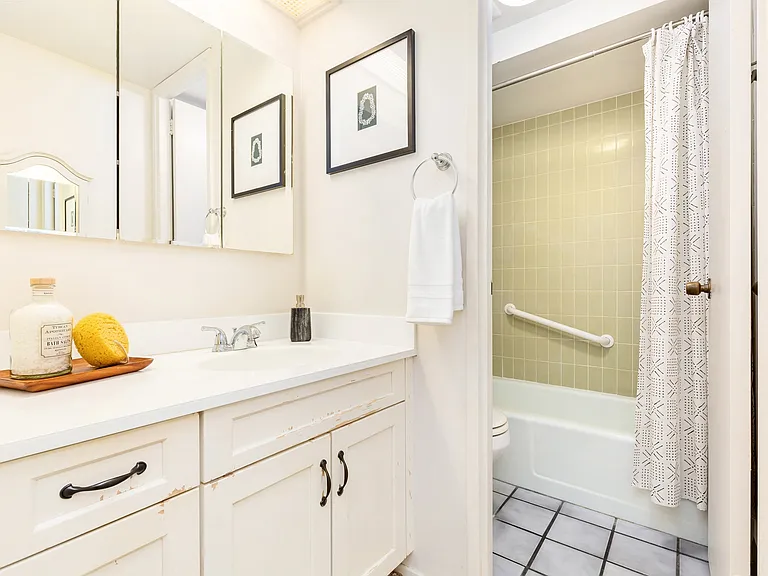 225 Queen St #21D-1-1 — Photo 11