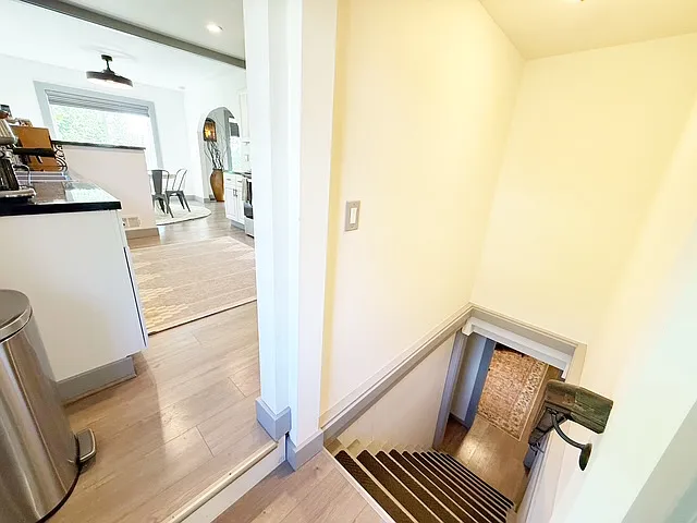 208 S Summit Ave — Photo 31