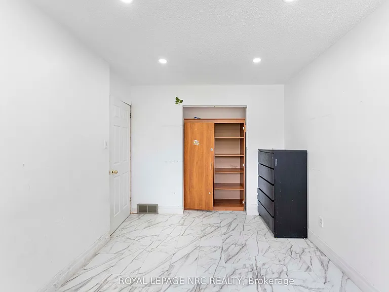 35 Eugene St — Photo 24