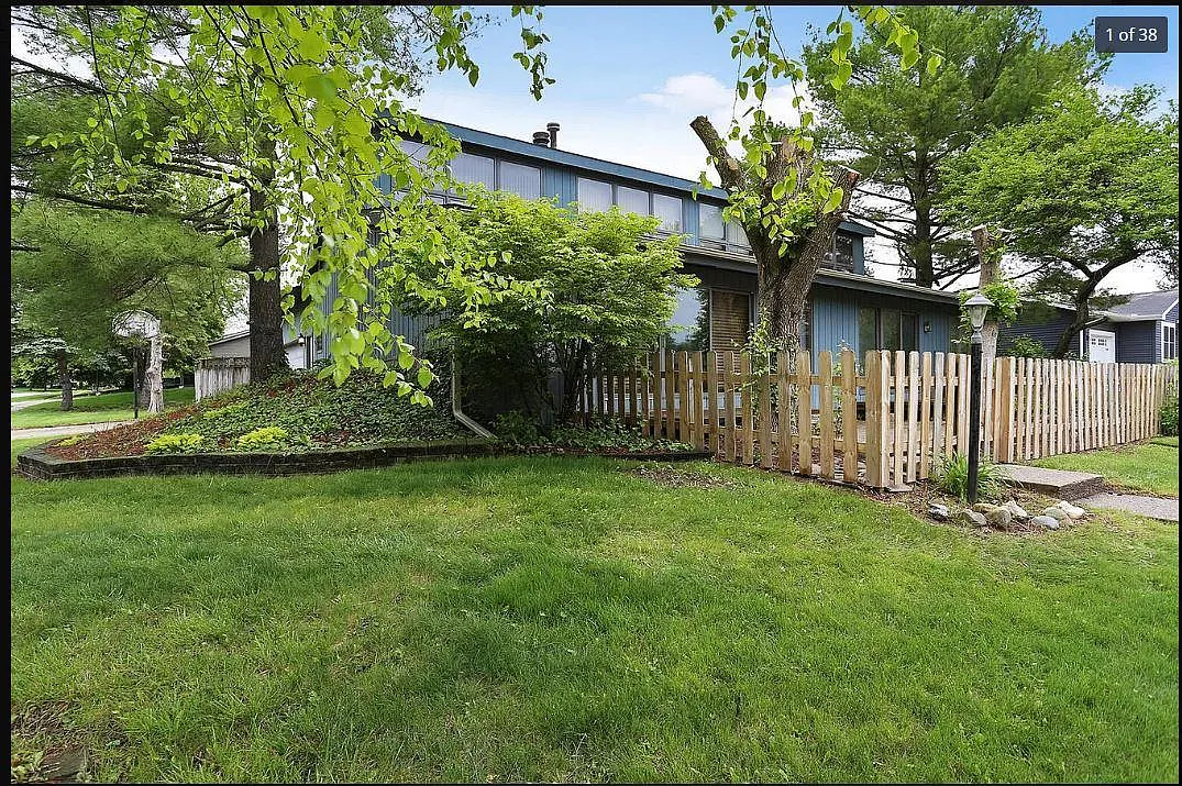 302 Raymond Dr photo 1