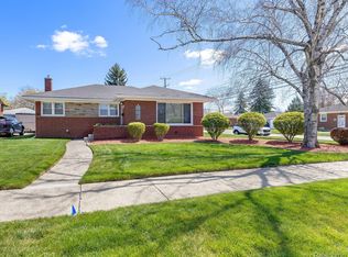 2995 Bridge St, Trenton, MI 48183