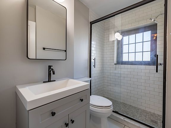 3rd image of 2645-2649 Erie Ave #54