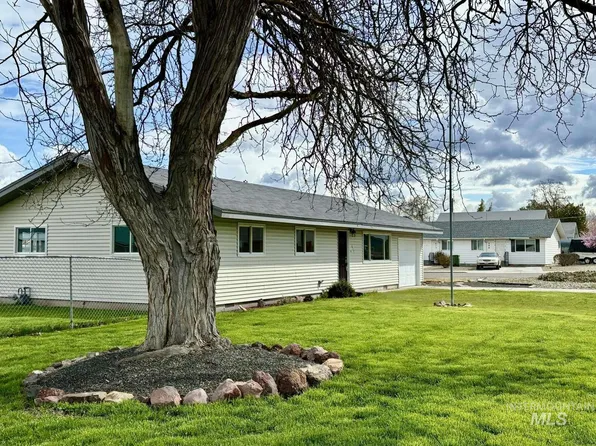 617 NW 4th Ave, Ontario, OR 97914
