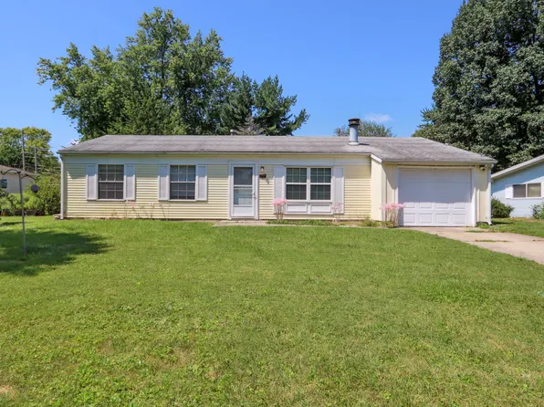 1413 Briarwood Dr, Champaign, IL 61821