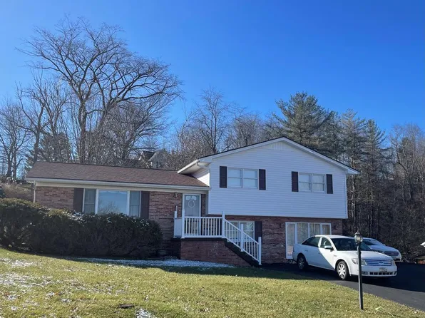 1138 Cresswood Dr, Richlands, VA 24641