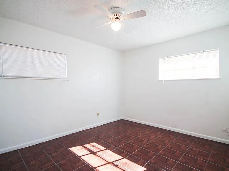 209 San Saba Rd — Photo 13