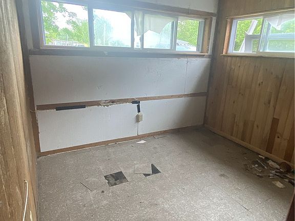 4th image of 9137 N Sunnyside Dr