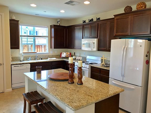 5th image of 786 Embassy Cir