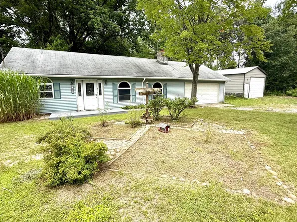 105 Algon Dr, Houghton Lake, MI 48629