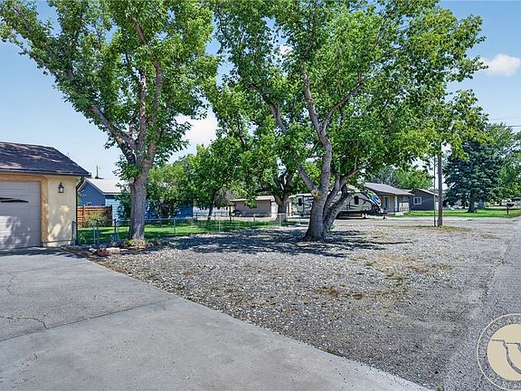 4th image of 405 Crow Ln