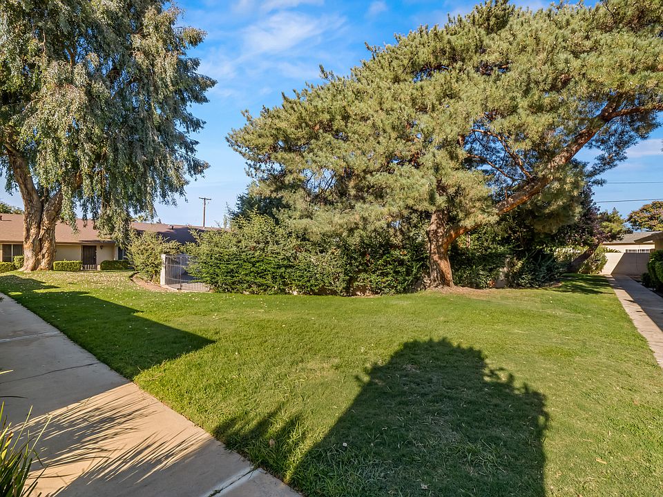 1st image of 4654 N Chestnut Avenue #135