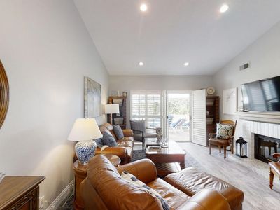 208 Desert Falls Dr E, Palm Desert, CA, 92211