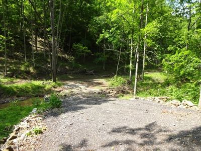 2366 Seaman Frk, Le Roy, WV, 25252