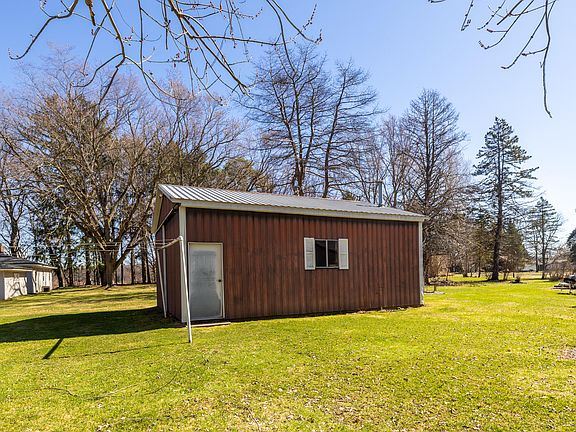 3rd image of 4672 Martin St