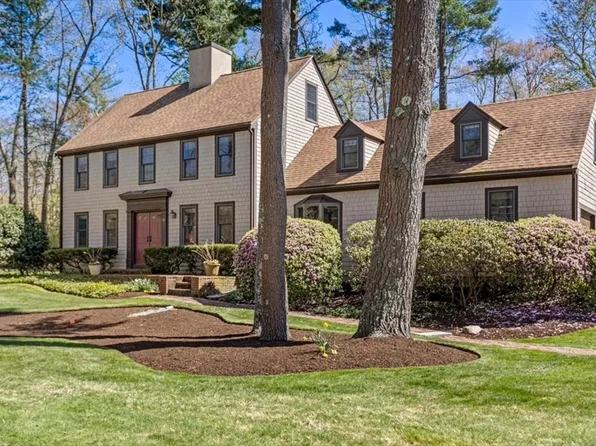 11 Queen Anne Ln, Hingham, MA 02043