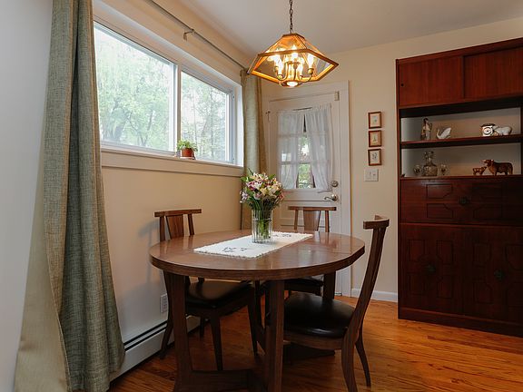 5th image of 9 Brookville Ave