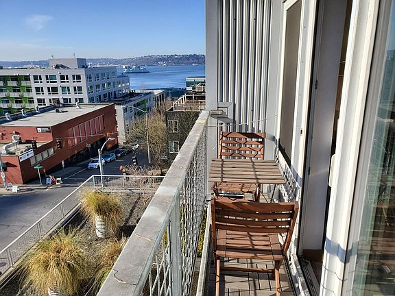 4th image of 2440 Western Ave APT 612