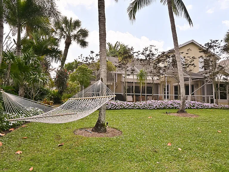 12828 Meadowbreeze Dr — Photo 40