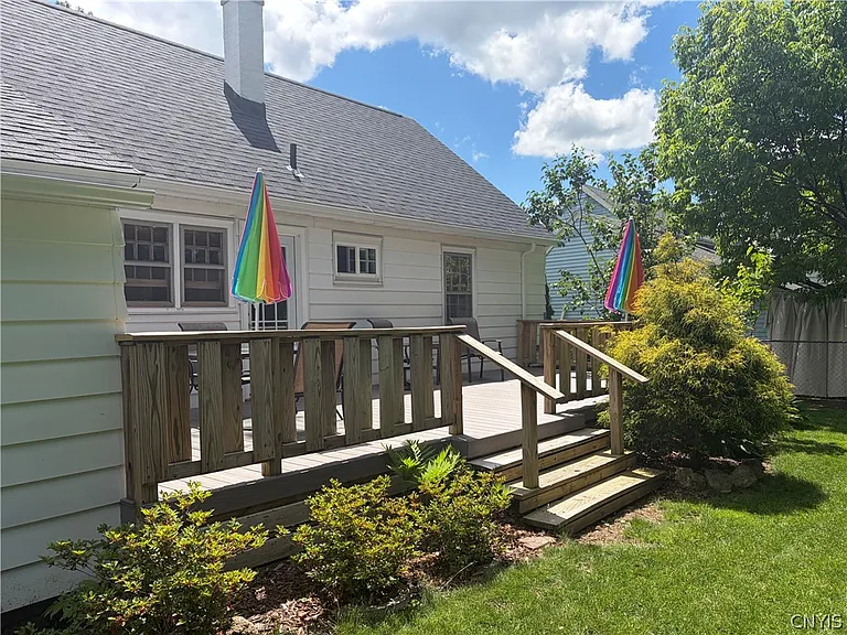 240 Ferncliff Ave — Photo 10