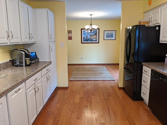 2nd image of 20 Charles St