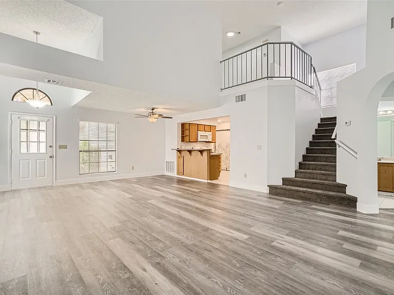 4844 Maryvale Dr — Photo 2
