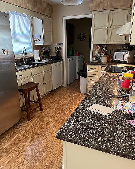 New sink, stove, vent 2022