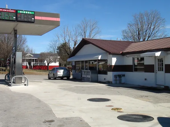 380 Pine Bluff Rd, Rock Island, TN 37110